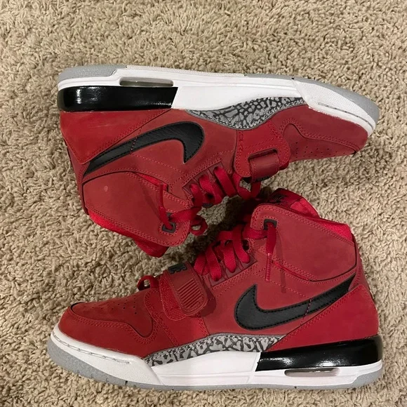 Nike Red High-Top Sneakers with Black Logo - Picture 3 of 5